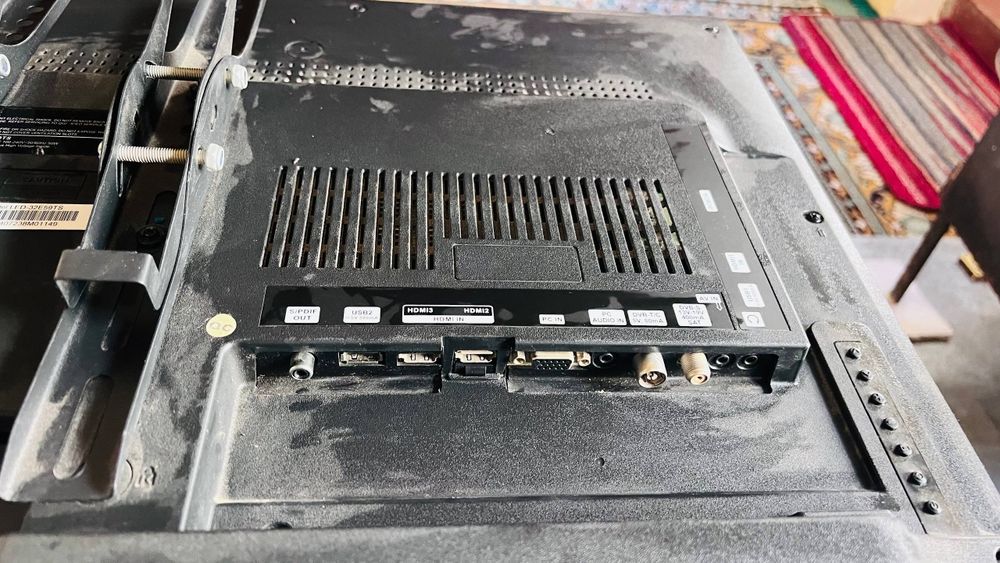 Телевизор : Samsung 32. Без смарт