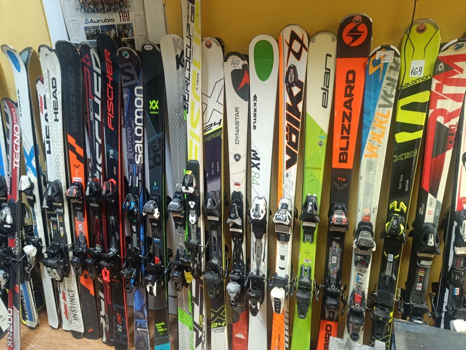 Разпродажба на ски от 100 до 120 лв.