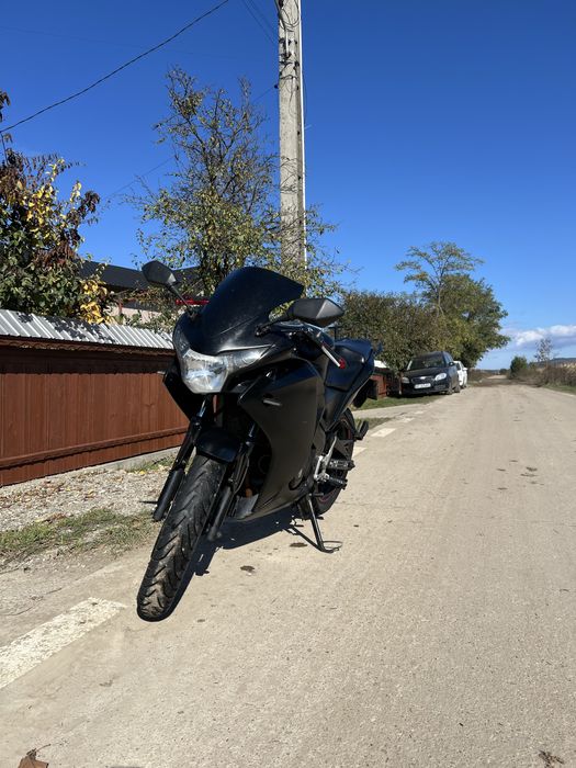 Honda cbr 125r 2011