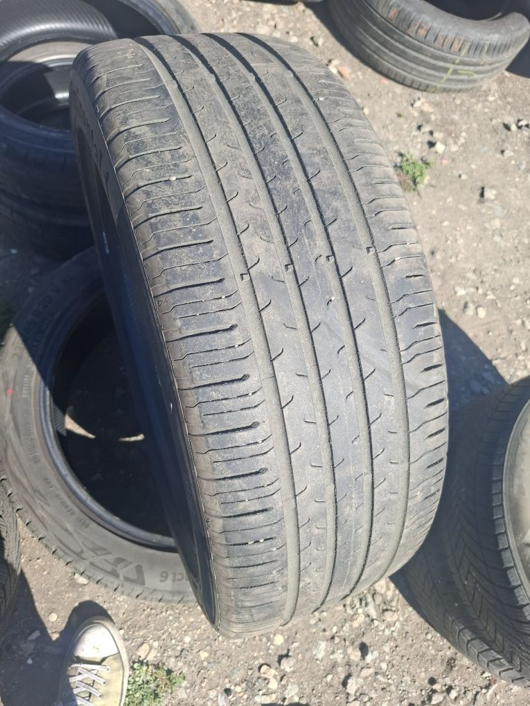Vand 2 anvelope 235 45 20 continental de vara bune dot 2022