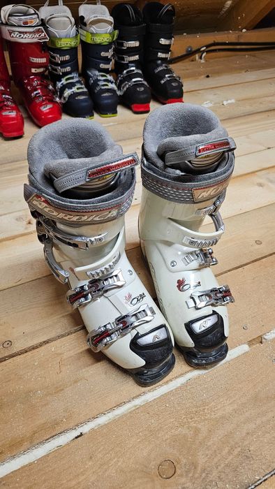 Clapari ski Nordica stare buna