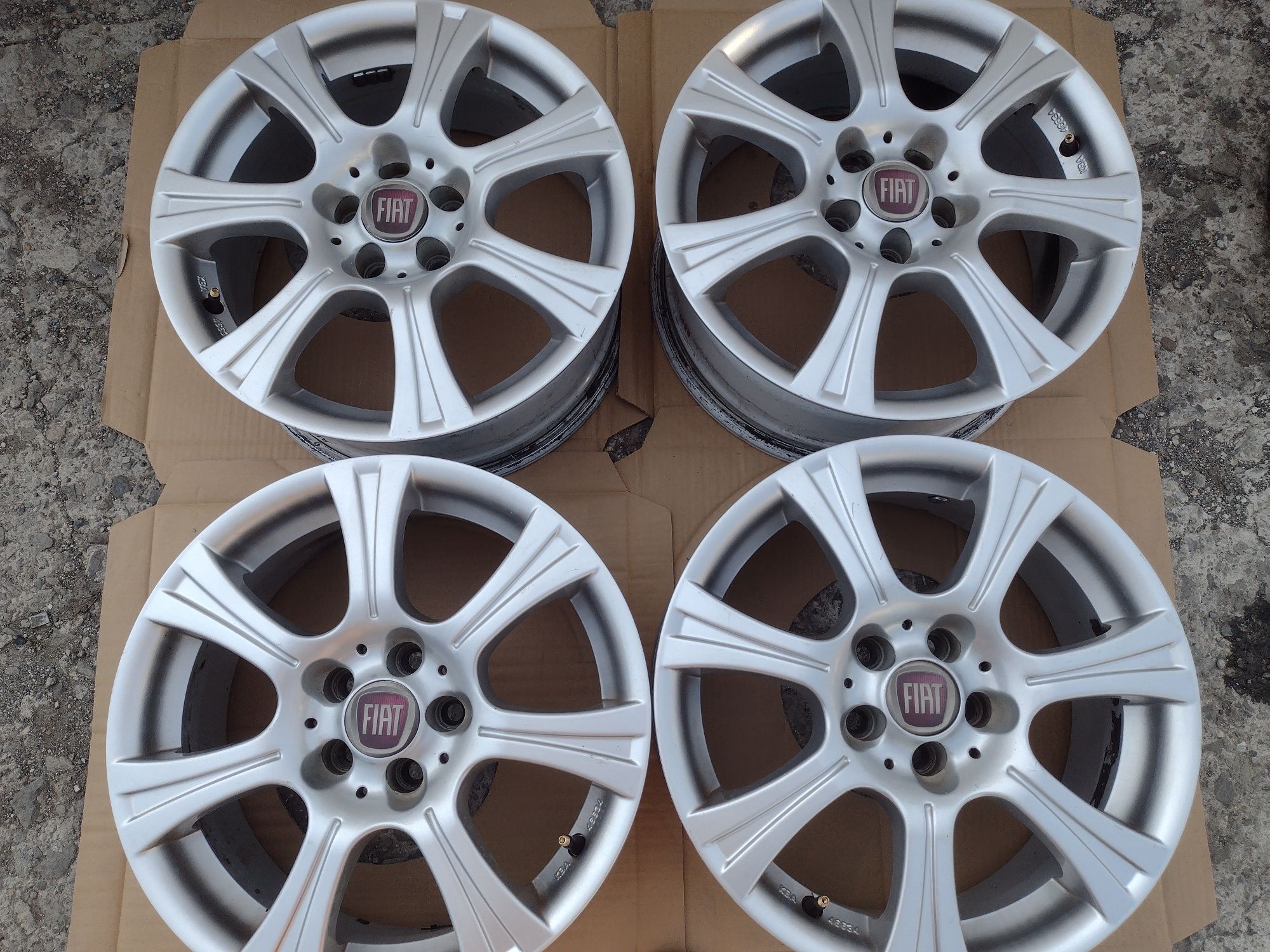Перфектни Dezent 16-5x98 ET27 7j Fiat Doblo