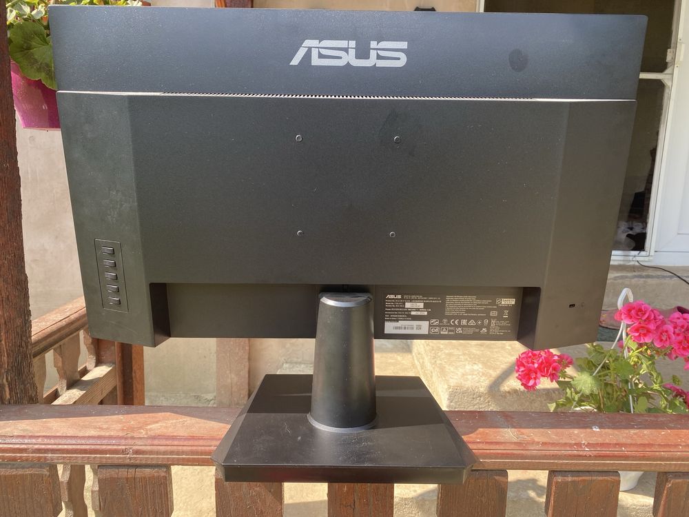 Vand monitor asus de 100hz!