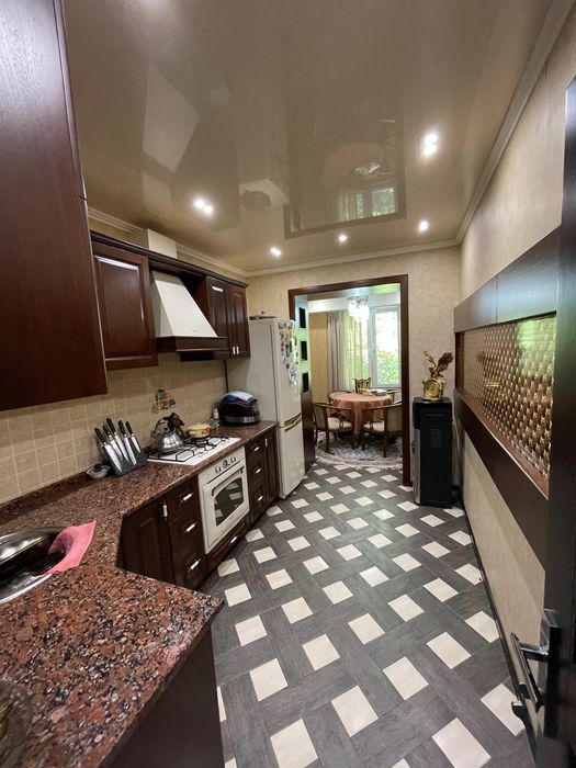 Продаётся 4-комнатная квартира в престижном районе Ц-2 (Мирза Улугбек)