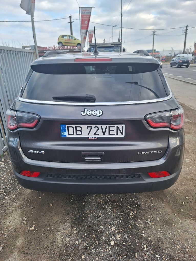 Vând jeep compas