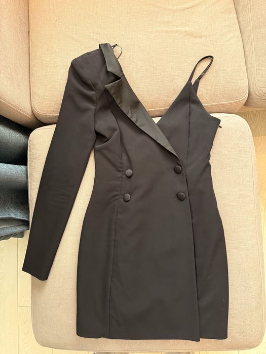 Рокля с един ръкав Bershka