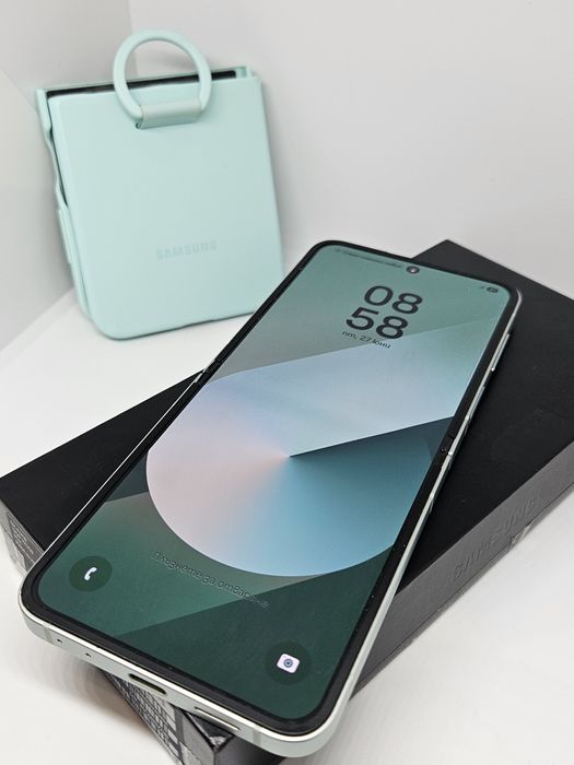 Samsung Galaxy Z Flip6 512Gb/12Ram Гаранция