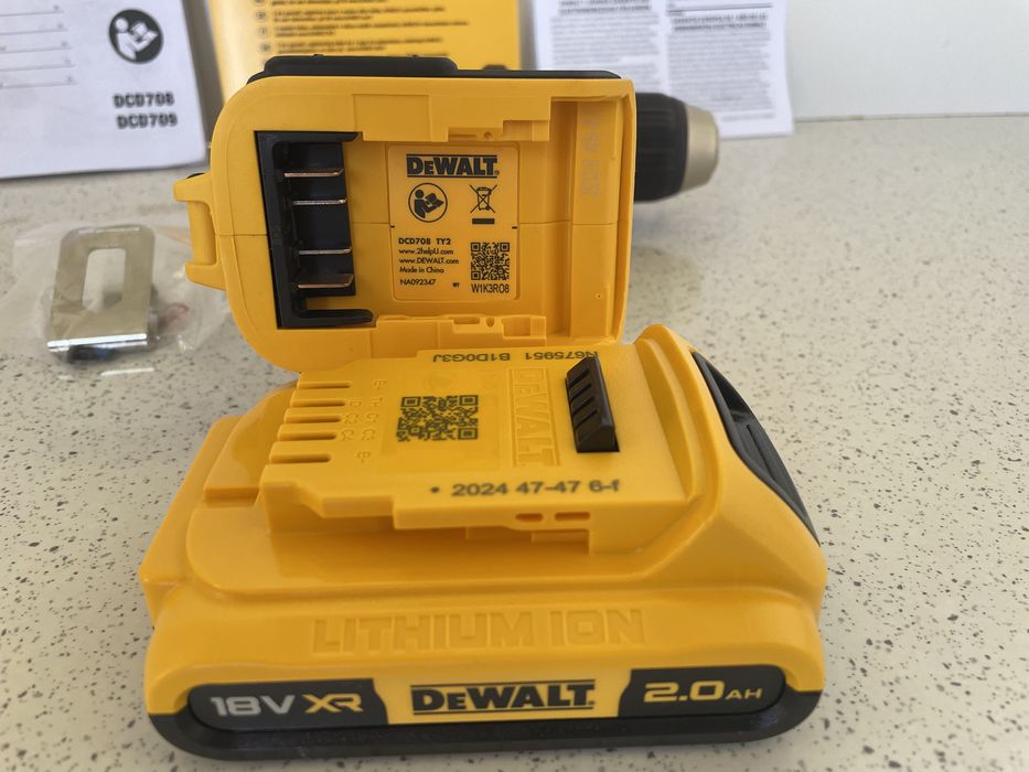 DeWALT Filetanta DCD 708 XR. Combo Cu Baterie de 2Ah, Original Nou.
