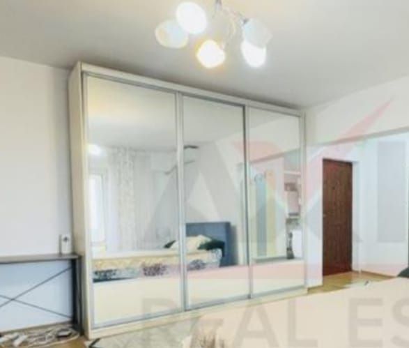 Vând dressing an stare foarte bună