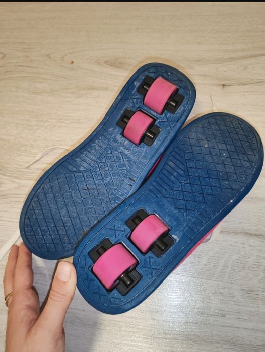 Pantofi sport Heelys, cu rotile, mărimea 36,5