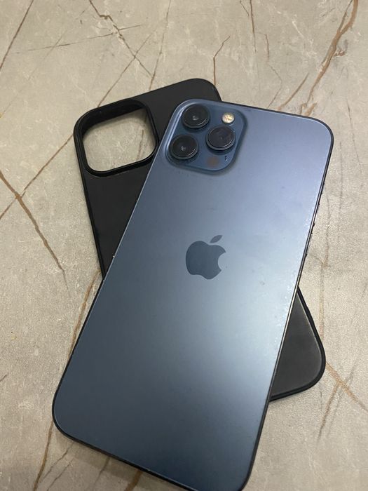 Продам айфон 12 про макс