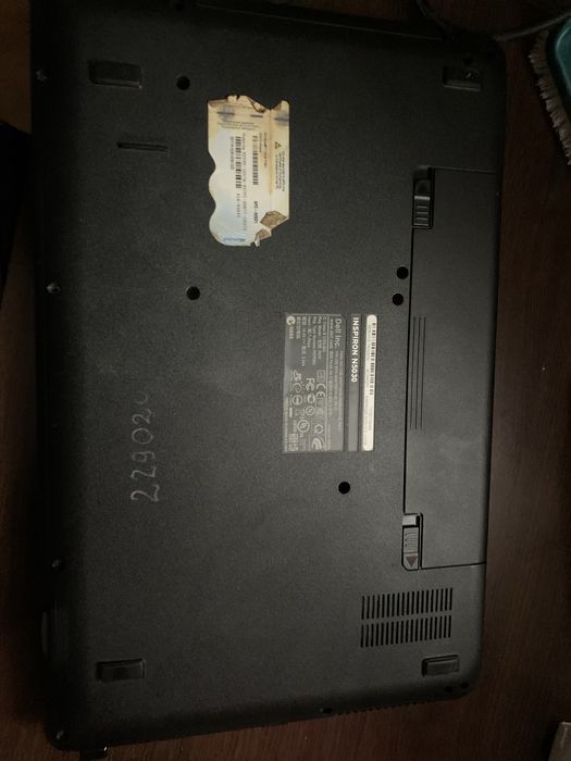 Laptop Dell Inspiron N5030 – funcționează perfect, fără încărcător