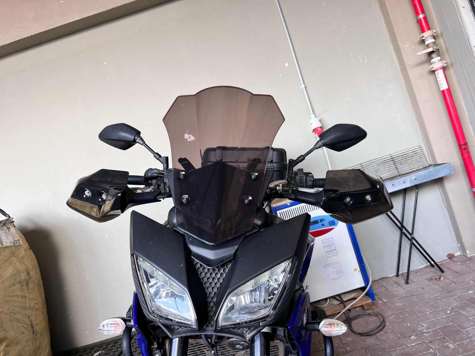 Слюда за yamaha MT 09 Tracer нова