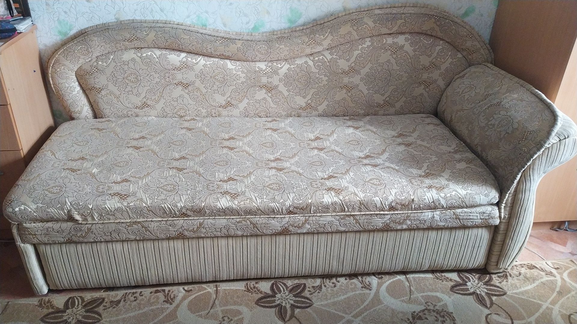 Диван в в хорошем состоянии
