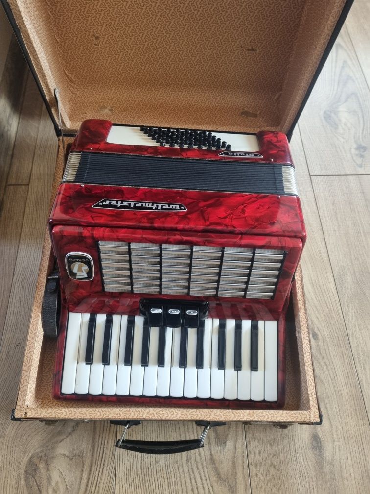 Acordeon mic Weltmeister 48