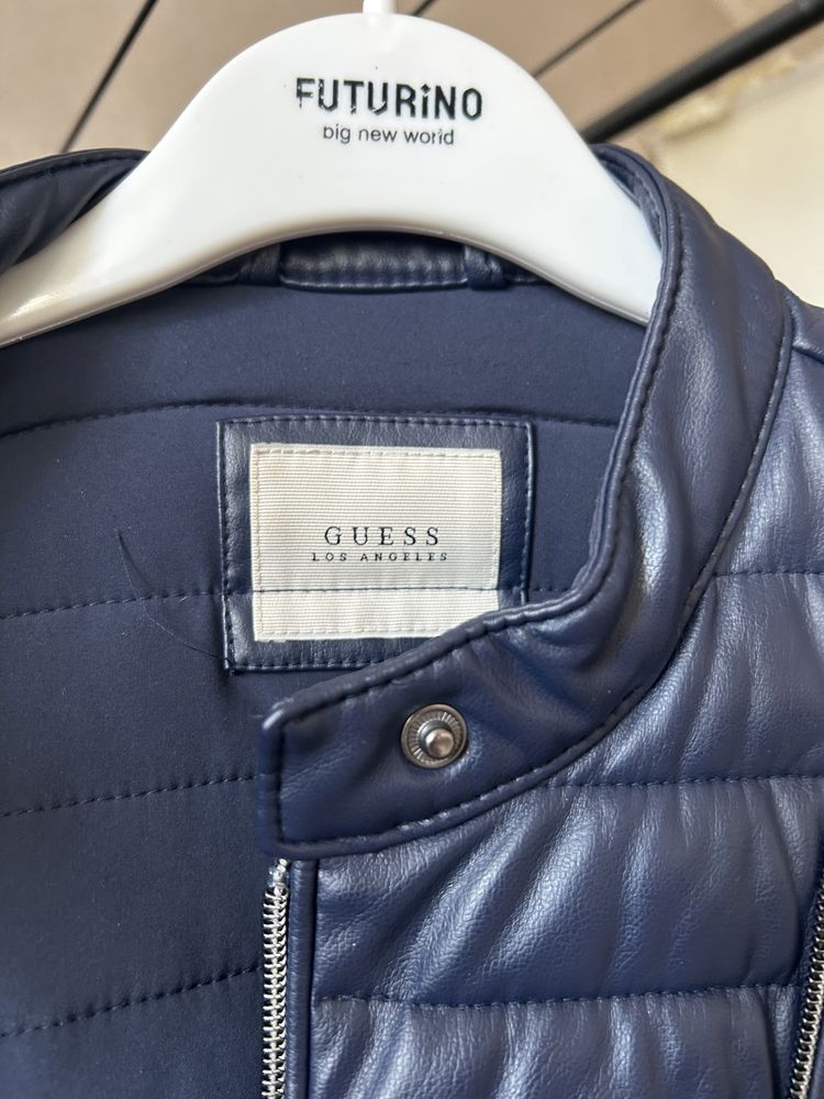 Куртка Guess размер S идеальное состояние