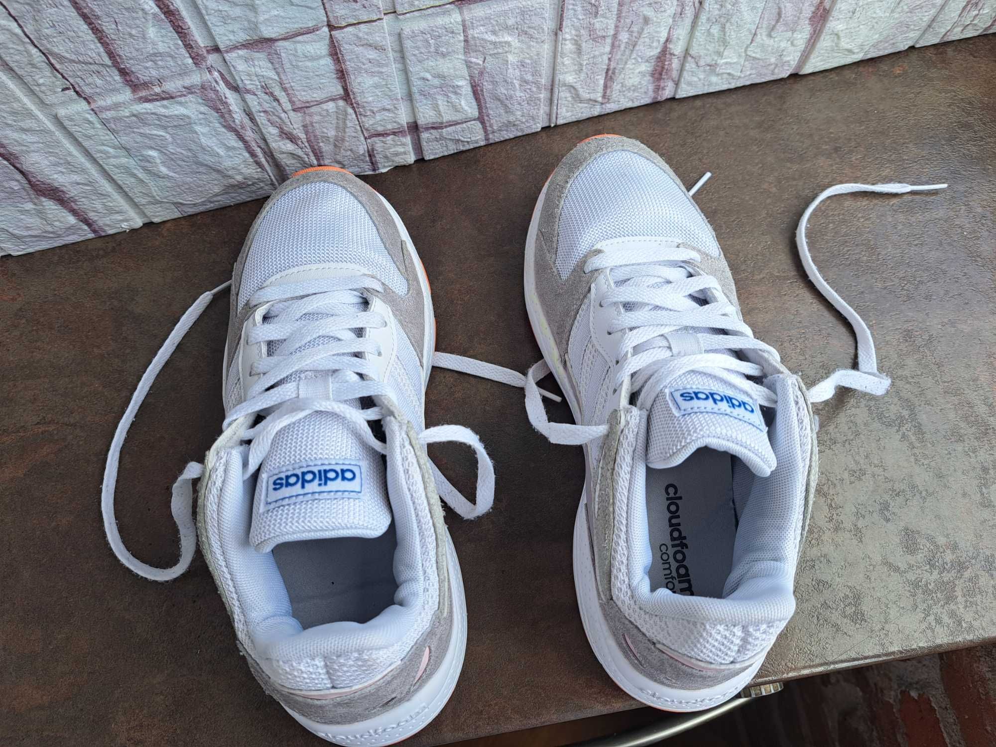 дамски маратонки,спортни обувки,кецове,Adidas,39,5,адидас