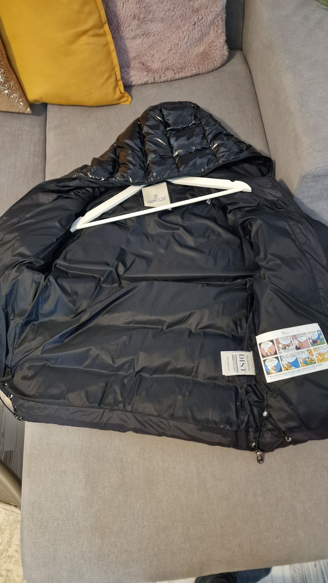 Nou / Geaca Moncler puf scurta