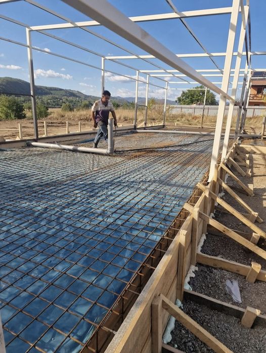 Vand garaje auto pe structura metalica