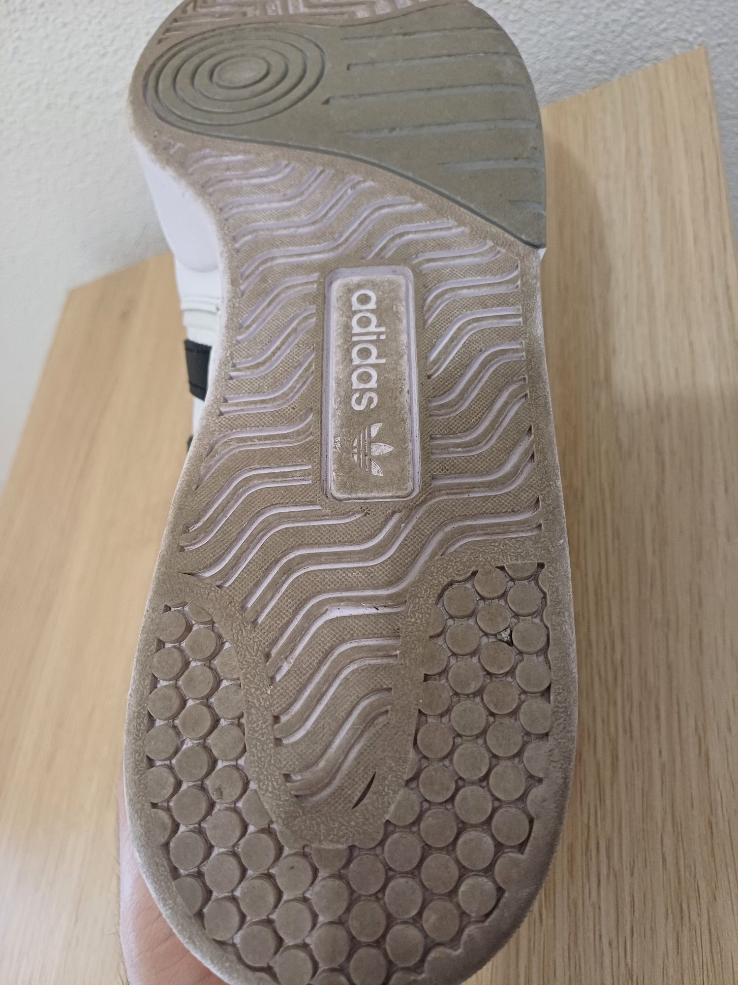 Маратонки Adidas Courtic - размер 46 2/3