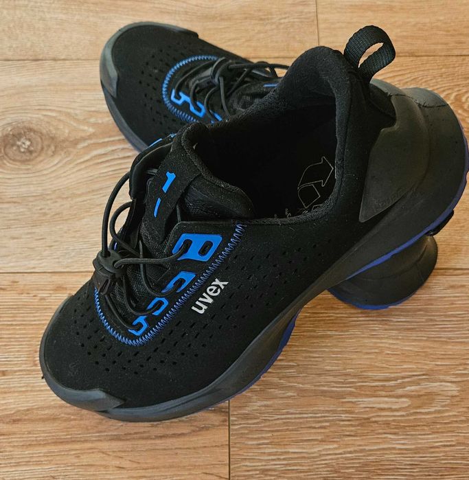 Bocanci de munca cu protectie UVEX