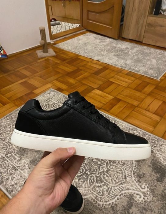 Adidasi Calvin Klein