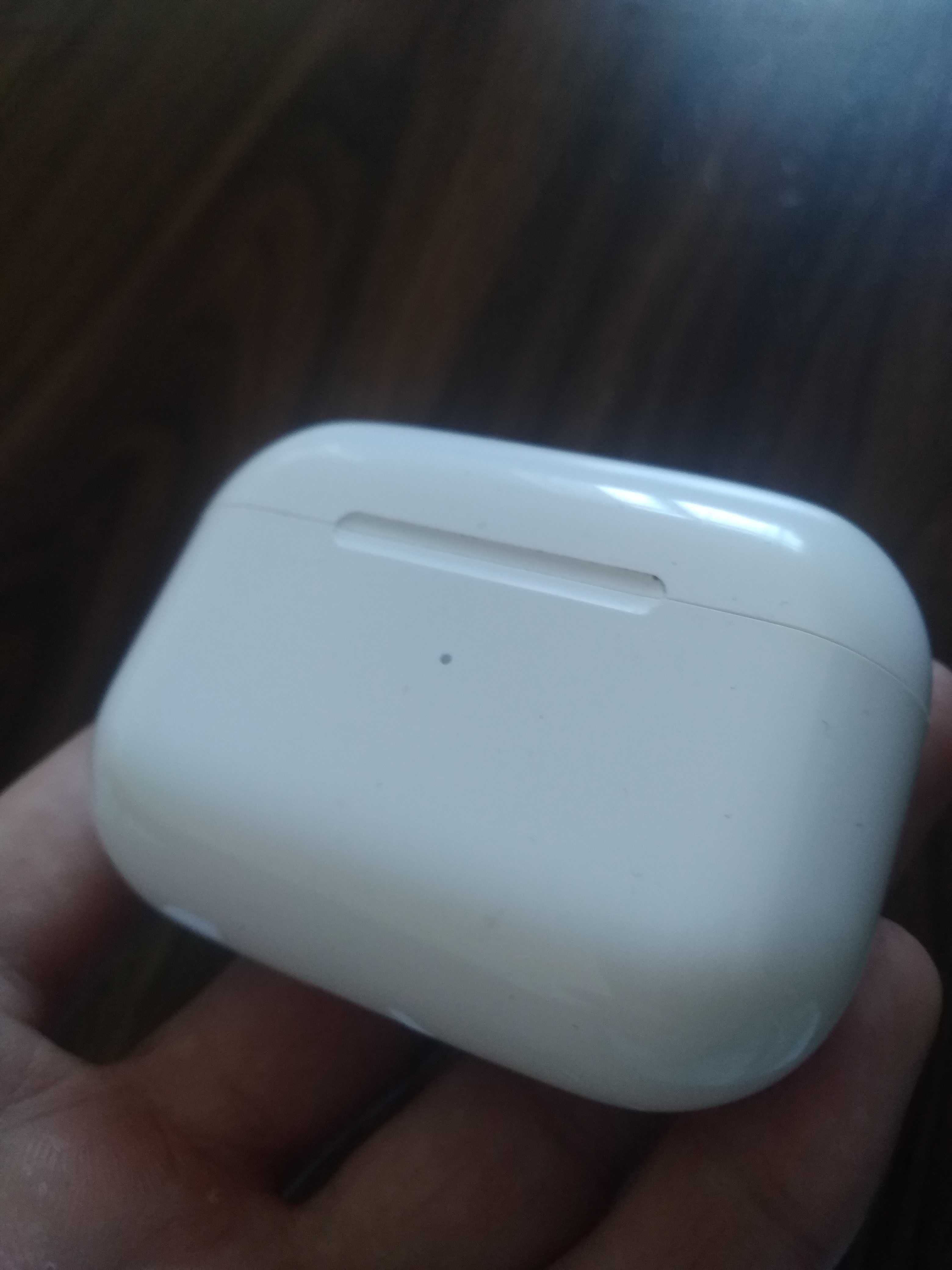 2 ta simsiz naushnik.Airpods pro + 2 ta chexol,  Avei.