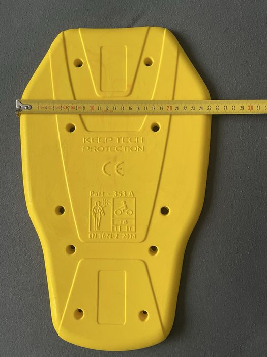 Мото протектор за гръб