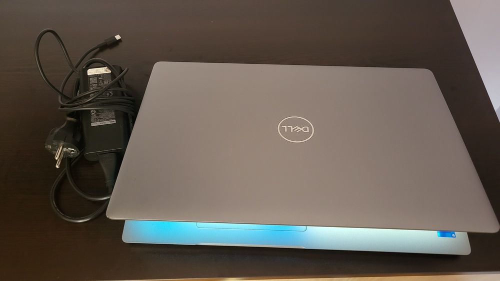 Laptop Dell i5 de 15inch de mos craciun