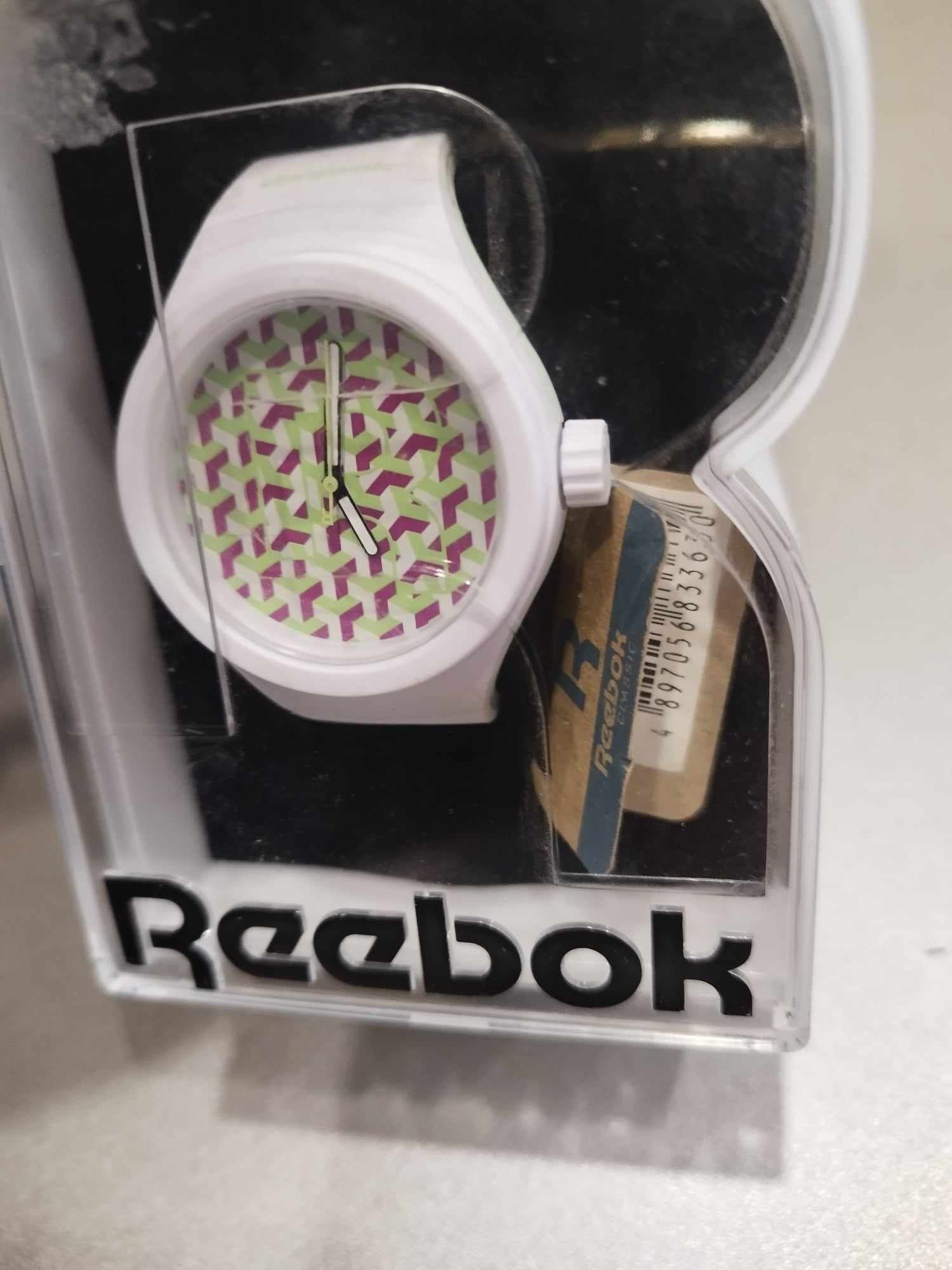 Продавам Часовник Reebok