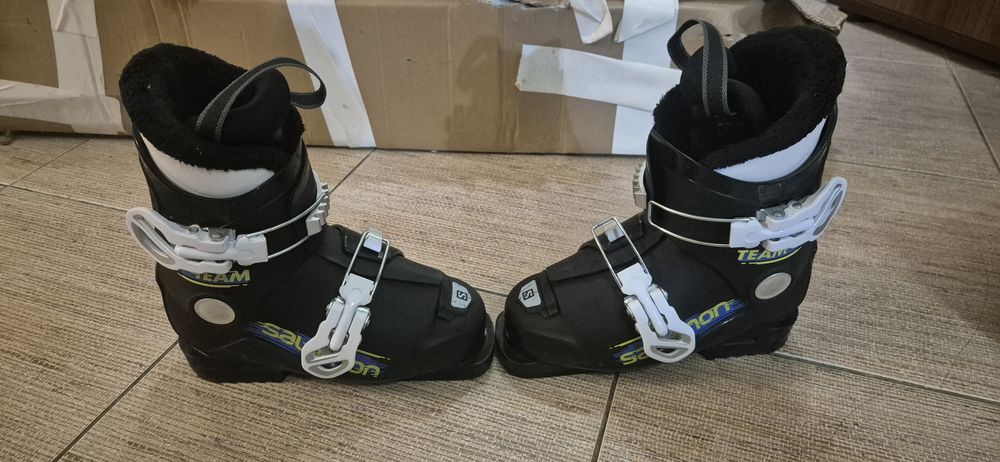 Clapari Salomon copii Mondo 19