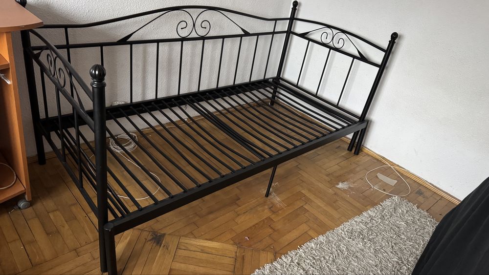 Pat din fier 180x200 cu 2saltele