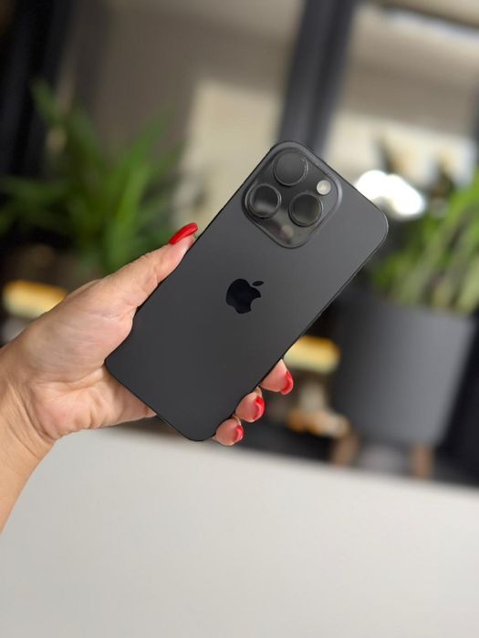 Айфон 16 про -2 штуки (на гарантии до декабря)