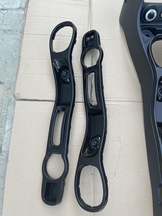 Vand tunel/consola maneta/ Dacia Duster 2010/2017