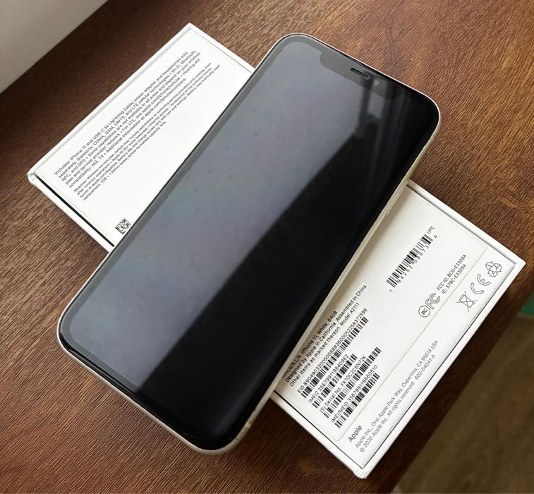 iPhone 11, 64 Гб