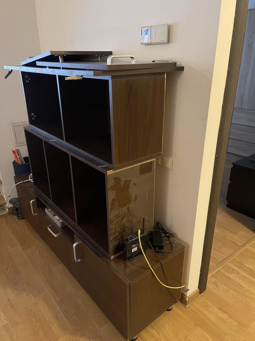 Comoda TV cu prindere in perete