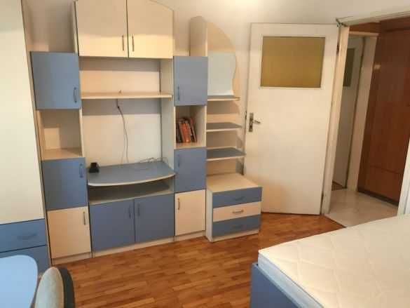 Дава се под наем Тристаен апартамент в Бургас, Славейков - 80 кв.м за 220 € - Снимка #4