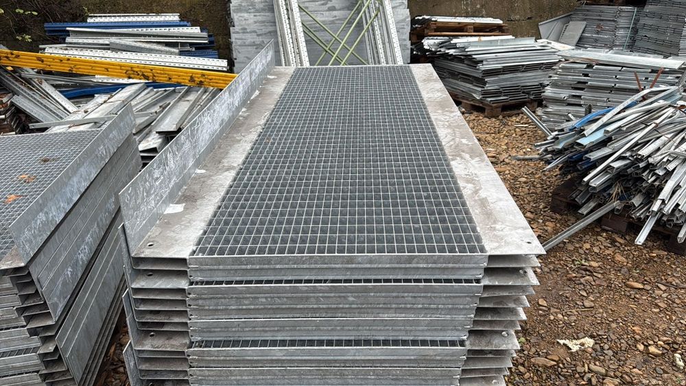 Vând gretare zincate pentru podețuri sau trepte