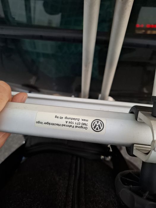 Se vinde suport 3 biciclete.