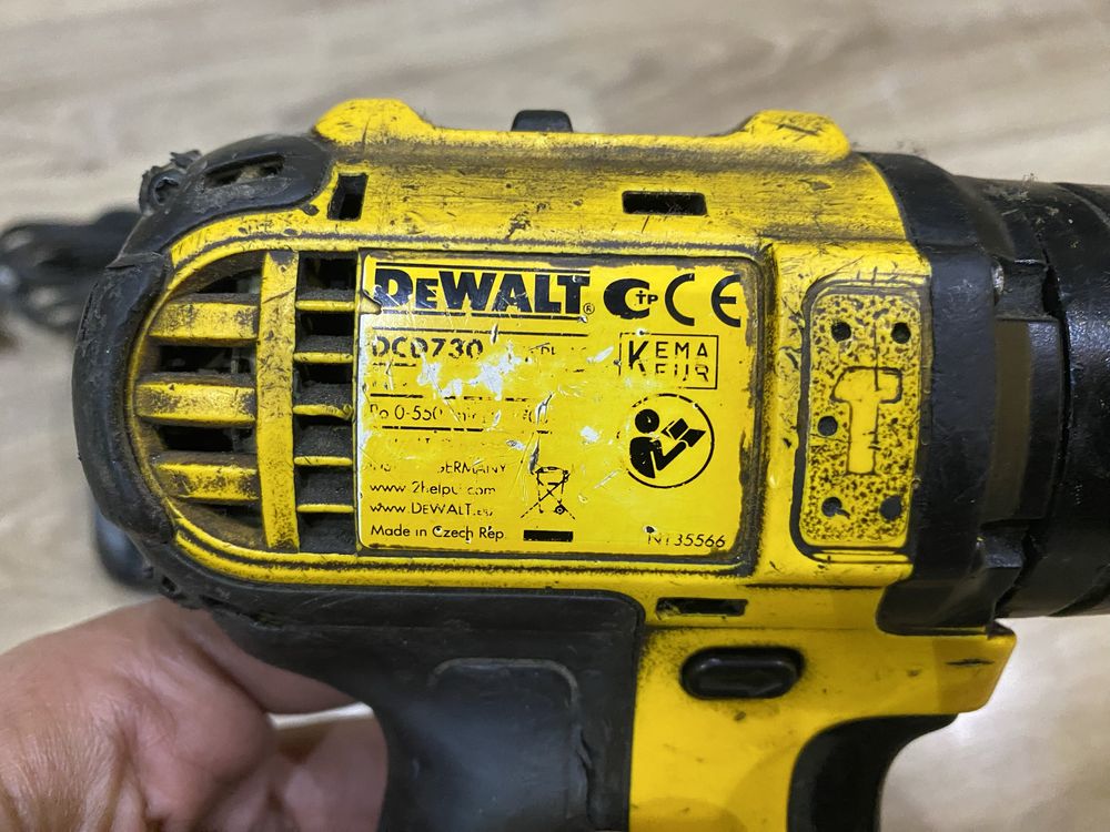 * DeWalt ударный шуруповерт оригинал (требуется мелкий ремонт)