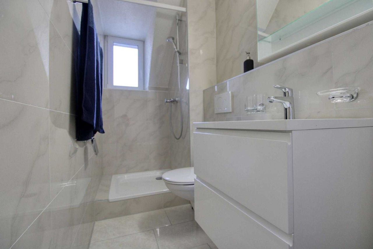 Дава се под наем Двустаен апартамент в София, Център - 65 кв.м за 433.5 € - Снимка #1