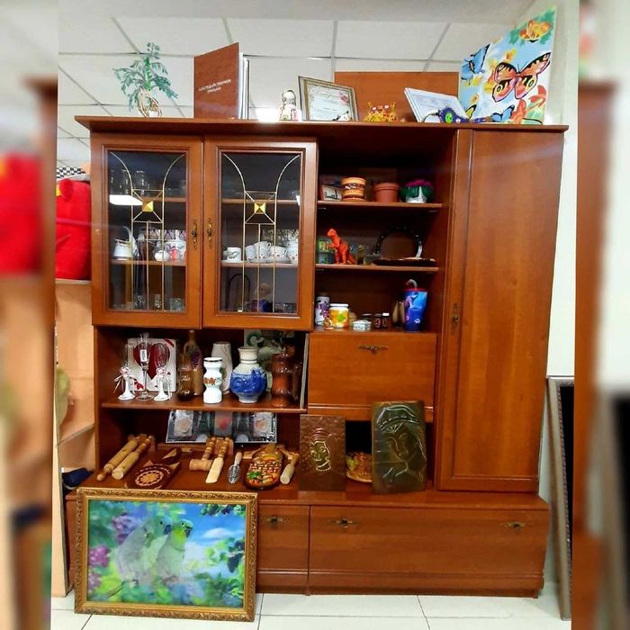 Продаю РЕТРО-стенку из 2000-х