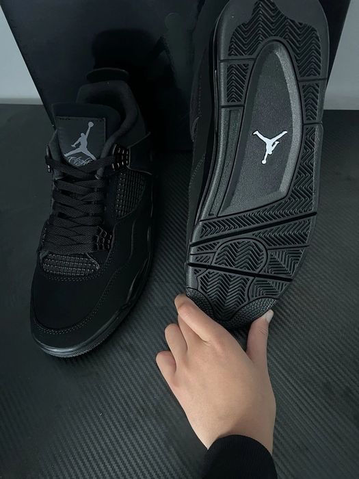 Jordan 4 Black Cat noi