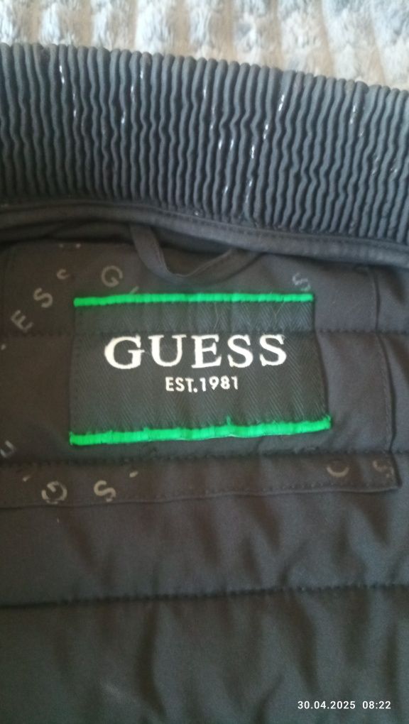 Дамско оригинално яке Guess размер S,