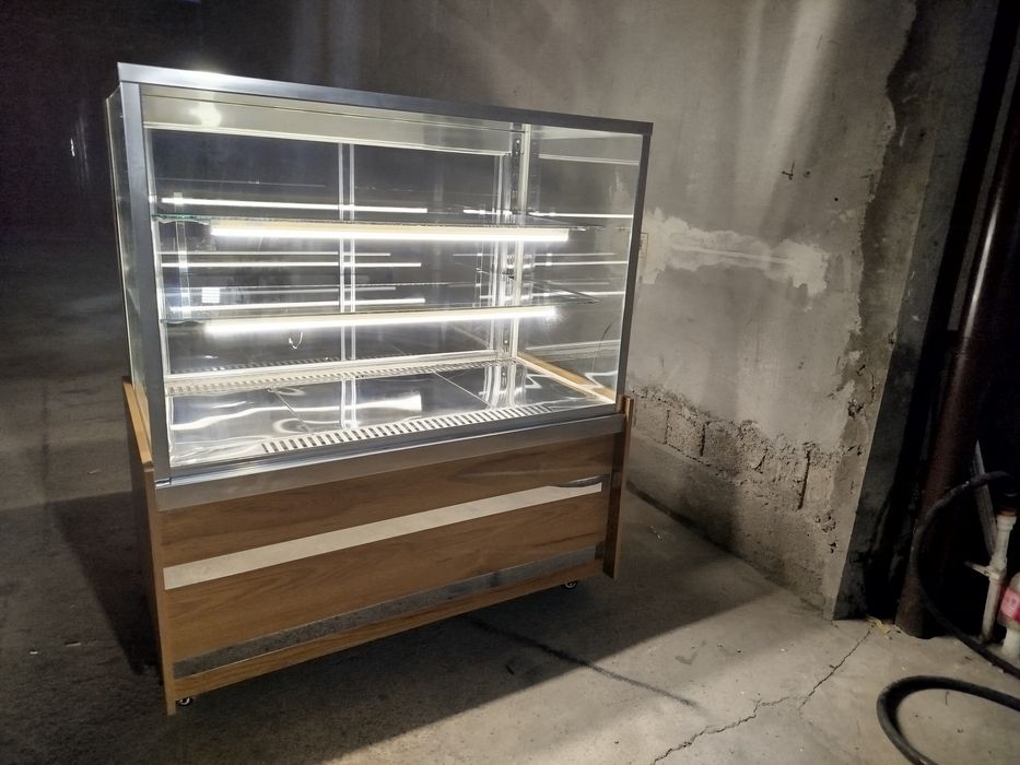 Pishiriq shashlik  uchun haladilnok vitrina