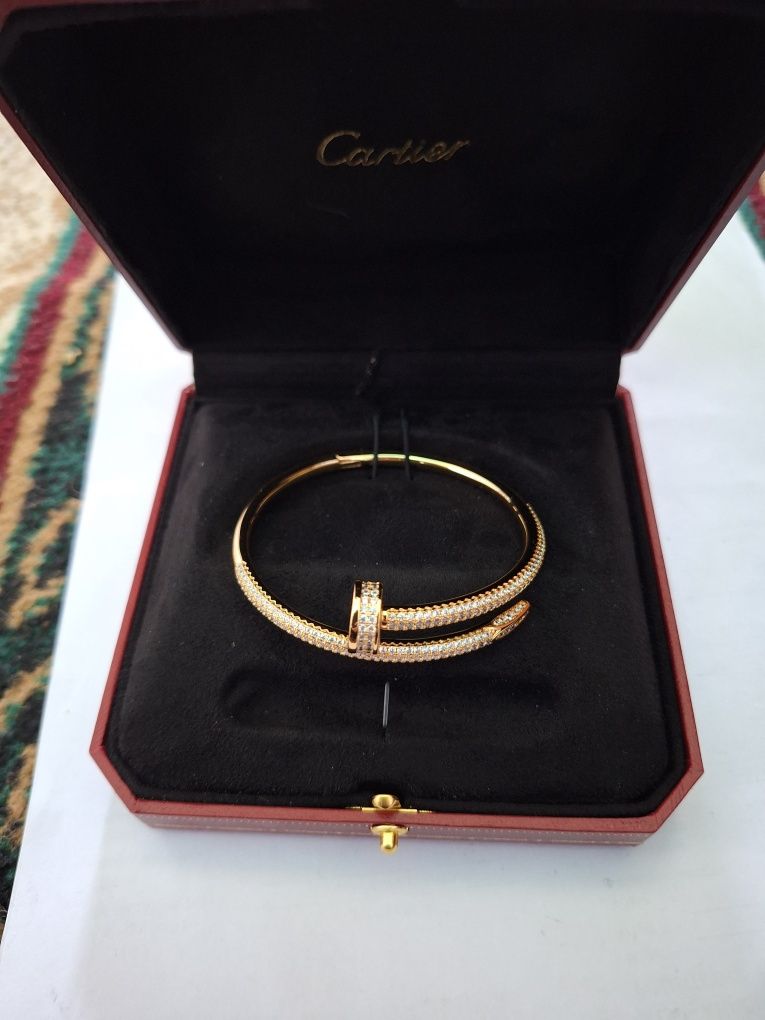 Cartier браслет новый