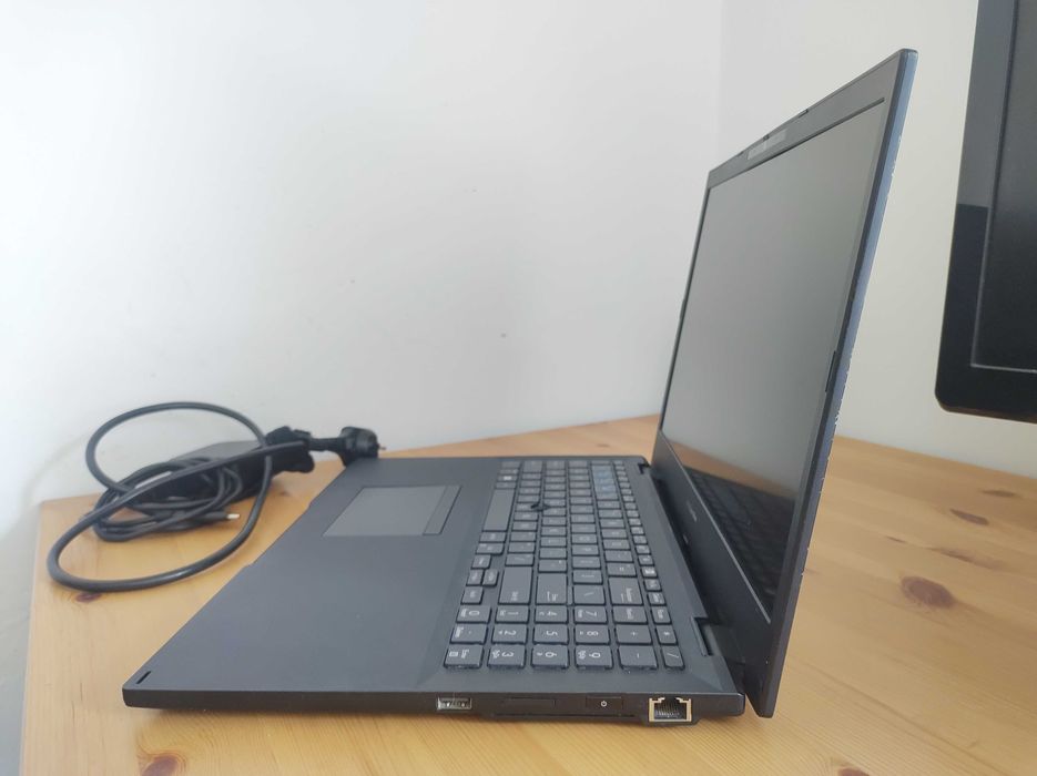 ASUS ExpertBook, 1 Tera, 32 RAM,  procesor i7, 15.6", Full HDD,