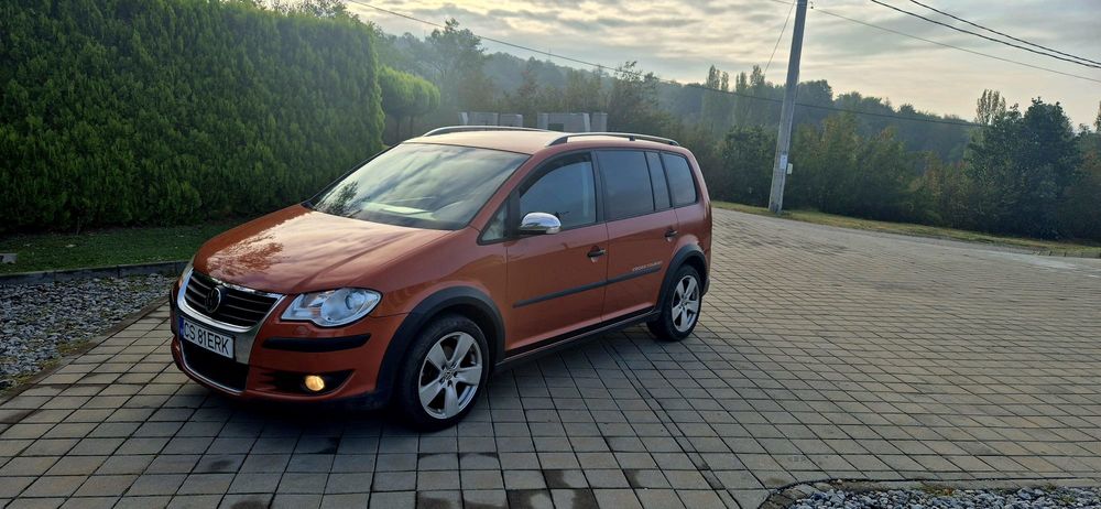Vând vw touran cross