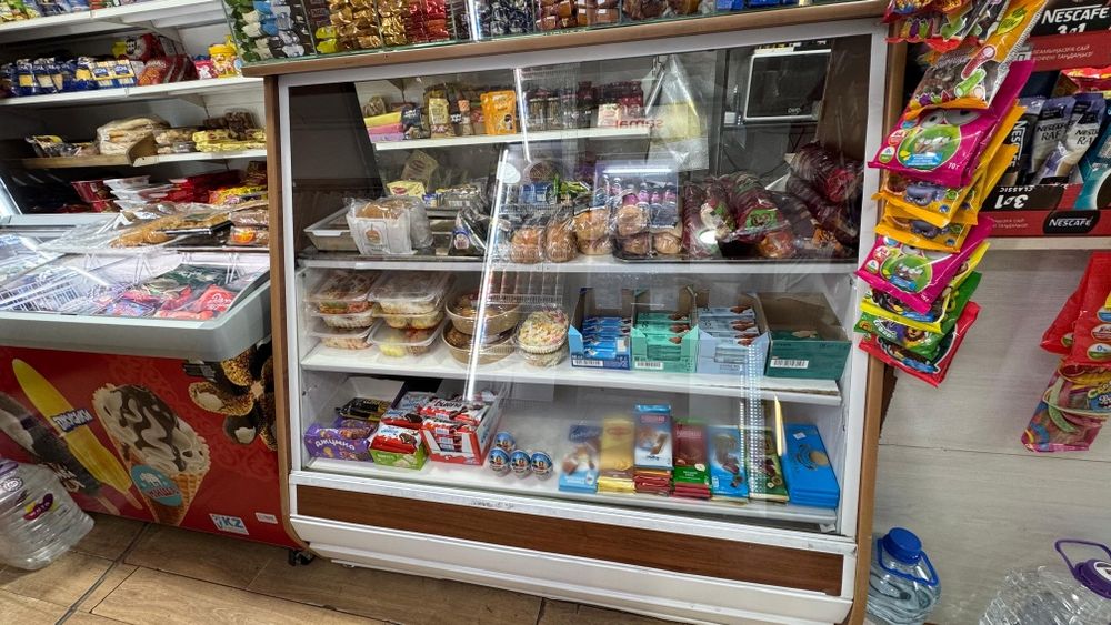 Продам витринный холодильник