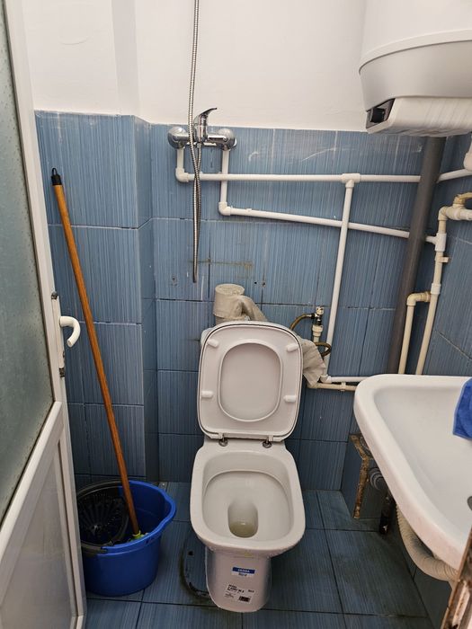 Închiriez garsoniera